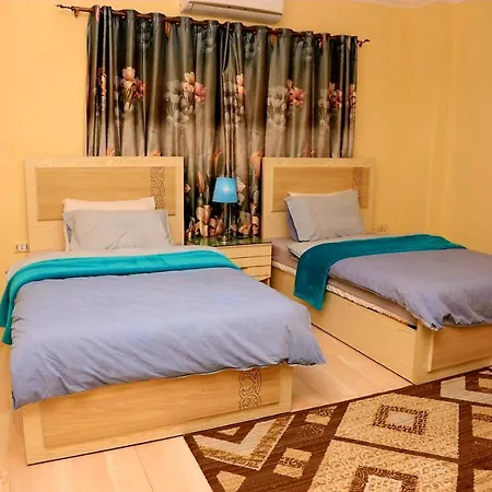 Golden Oasis Luxurious Private Villa With Pool